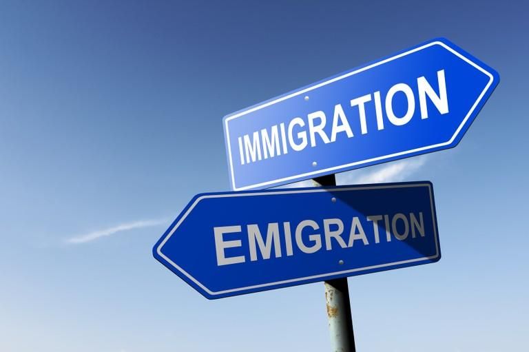 2. Як brain drain (відтік мізків) руйнує економіку країн, що розвиваються?